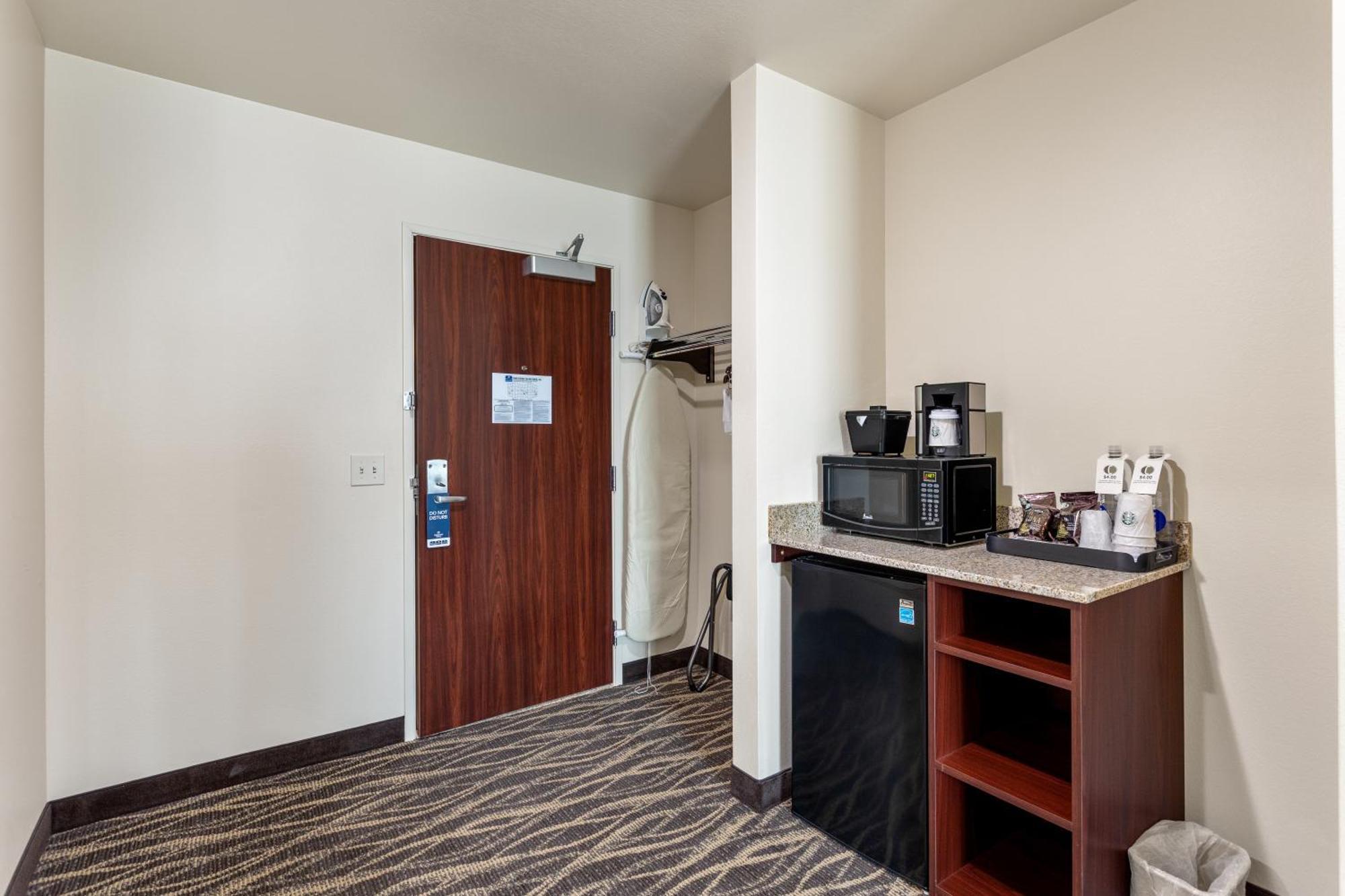 Cobblestone Hotel & Suites - De Pere Green Bay Exterior photo